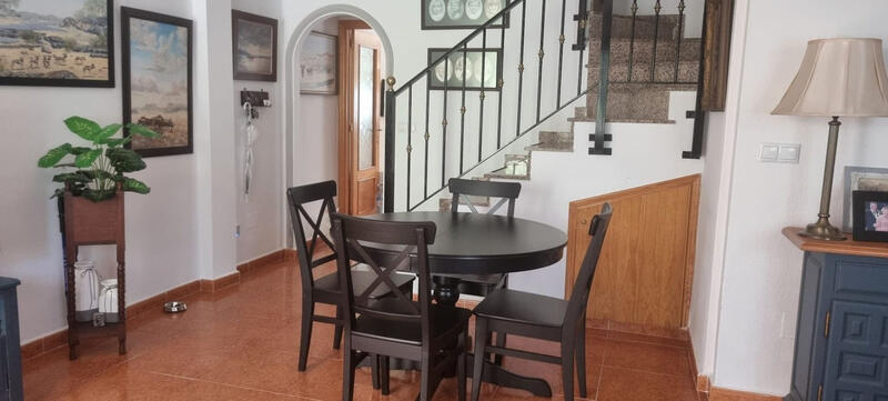 3 slaapkamer Gezinswoning Te koop