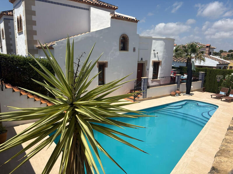 Villa til salg i Algorfa, Alicante