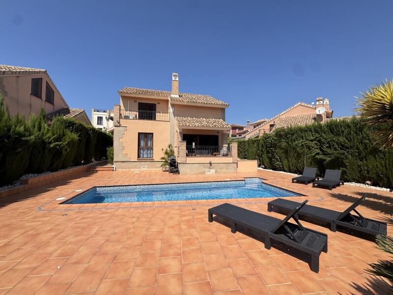 Villa Te koop in Algorfa, Alicante