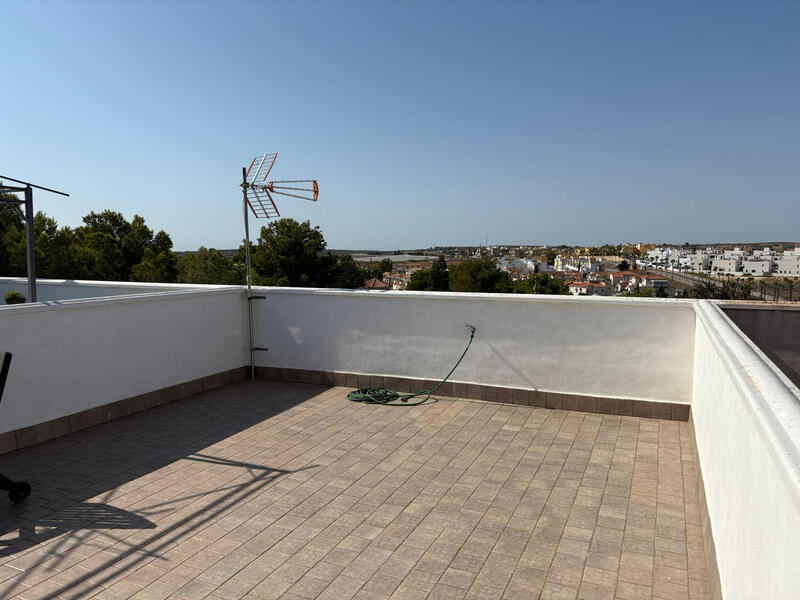 2 bedroom Townhouse for sale