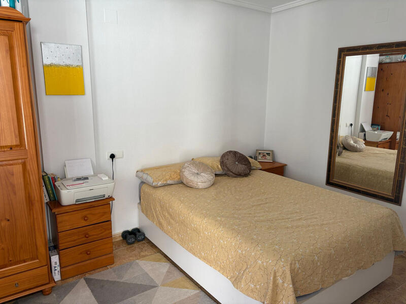 2 bedroom Townhouse for sale