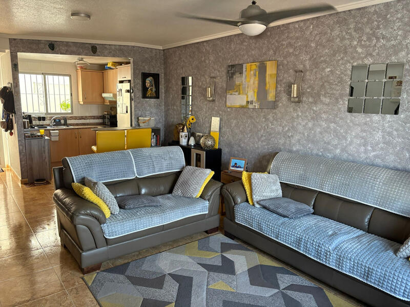 2 bedroom Townhouse for sale
