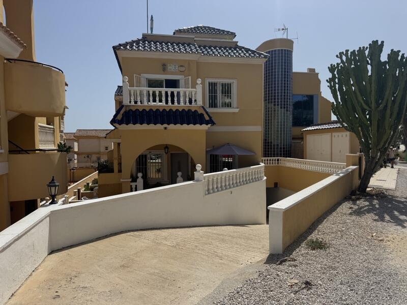 2 Cuarto Villa en venta