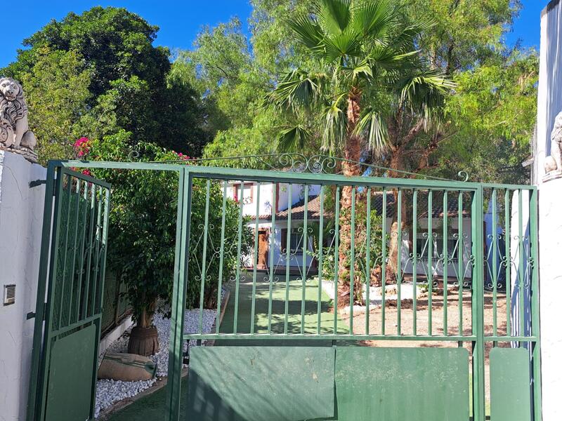 5 chambre Maison Troglodyte à vendre
