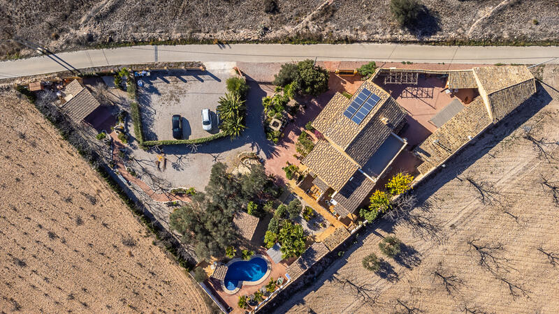 6 bedroom Commercial Property for sale