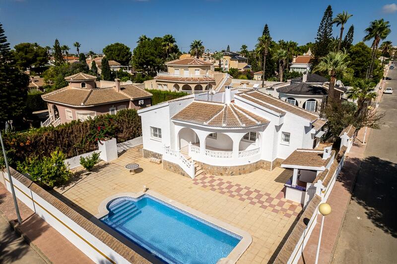 4 Schlafzimmer Villa für Langzeitmiete