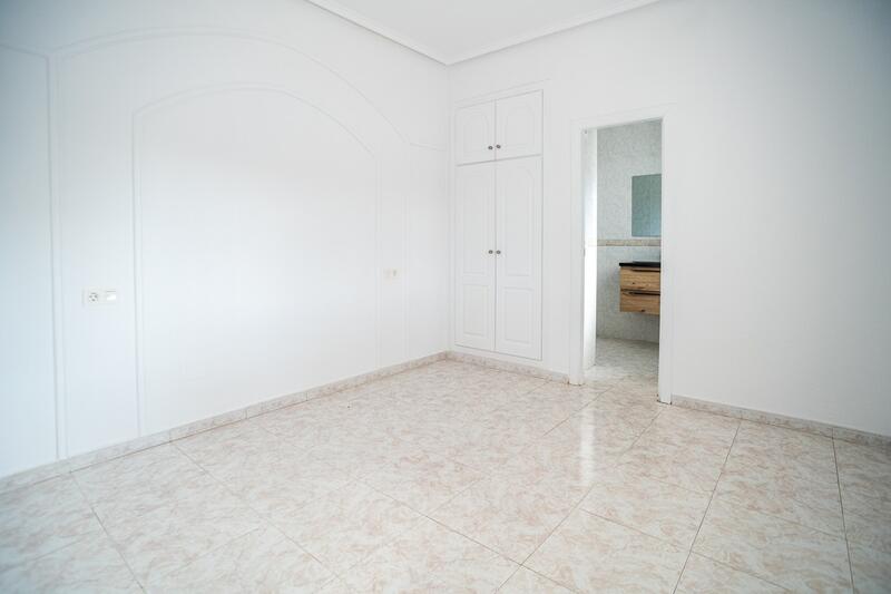 4 Schlafzimmer Villa für Langzeitmiete