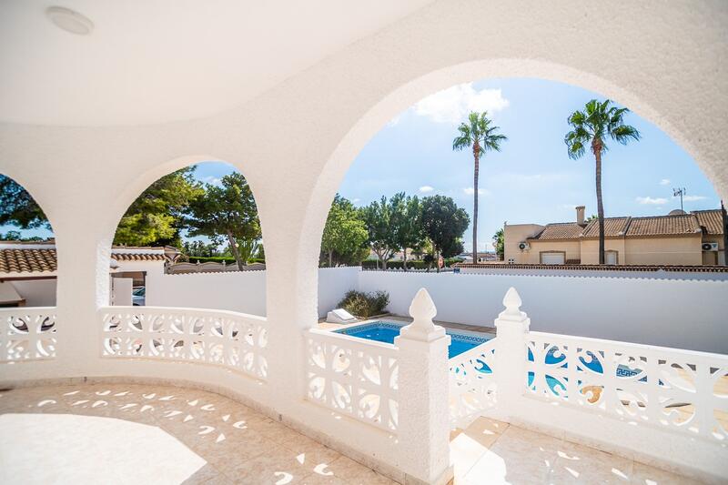 4 Schlafzimmer Villa für Langzeitmiete