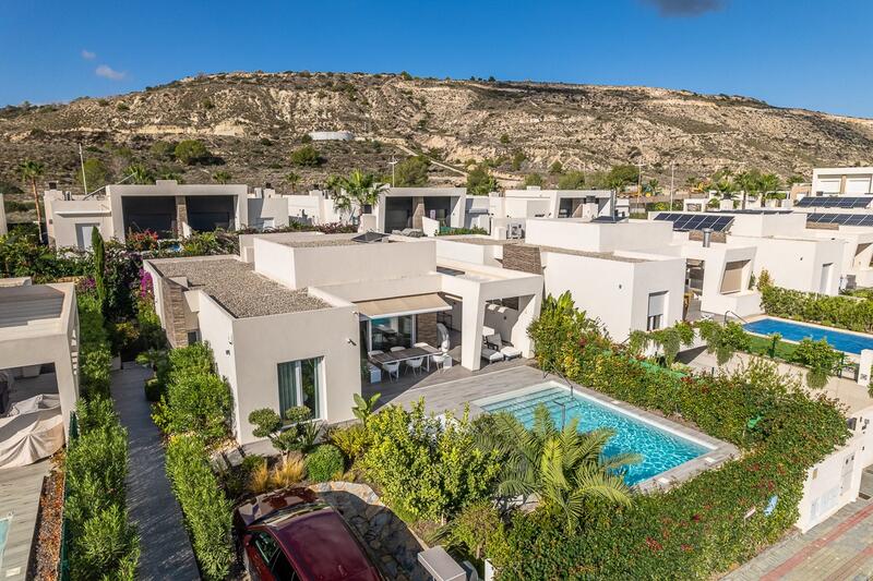 2 Cuarto Villa en venta