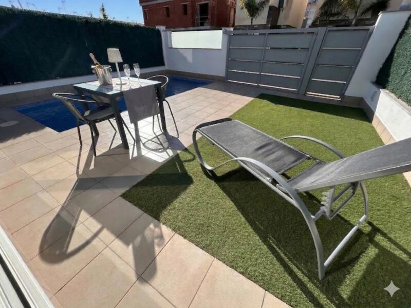 3 Schlafzimmer Villa zu verkaufen 3 Schlafzimmer Villa zu verkaufen