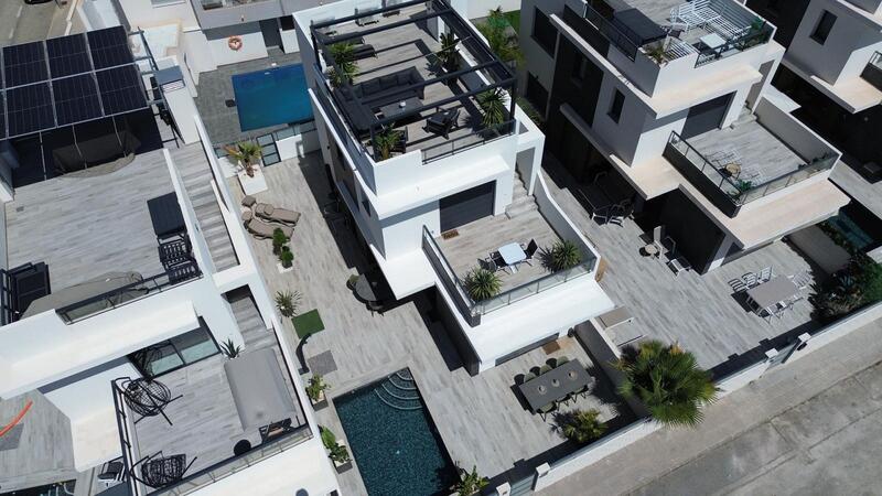 Villa for sale in Benijófar, Alicante