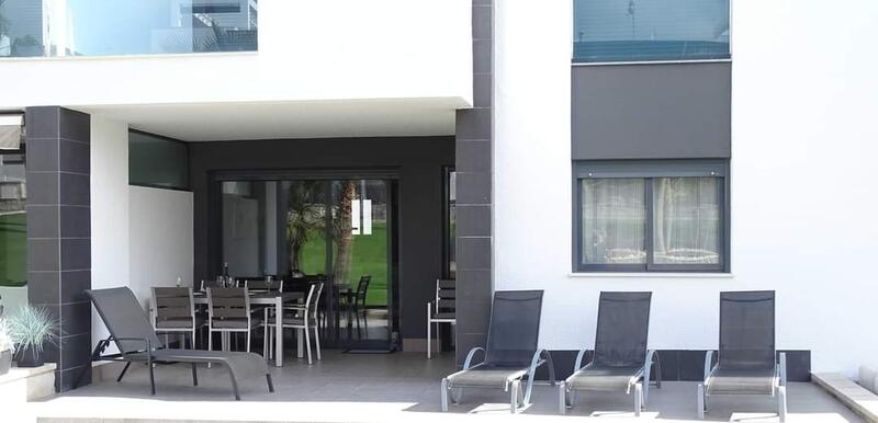 Apartment for Short Term Rent in Punta Prima, Alicante