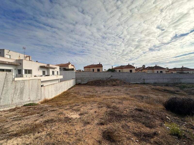 земля продается в La Marina, Alicante