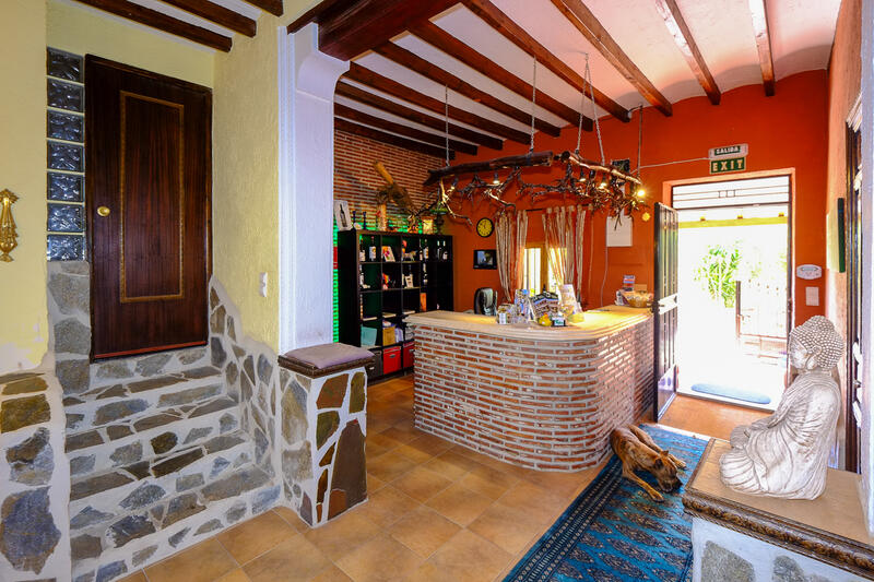 6 Cuarto Local Comercial en venta