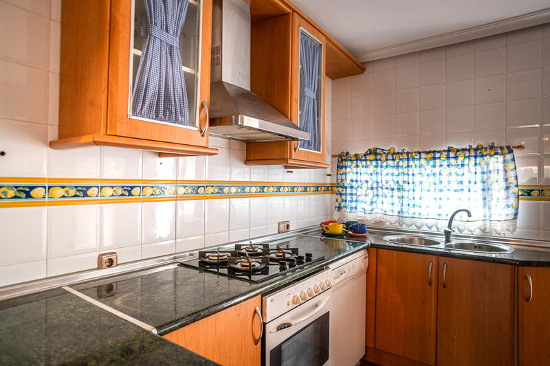 4 спальная комната вилла продается