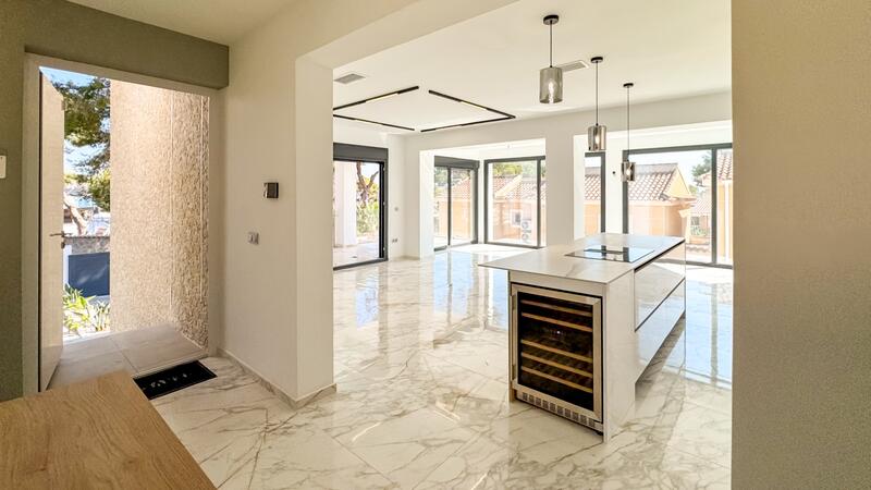 4 slaapkamer Villa Te koop