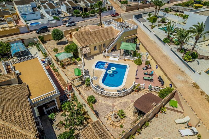 Villa for sale in Torrevieja, Alicante