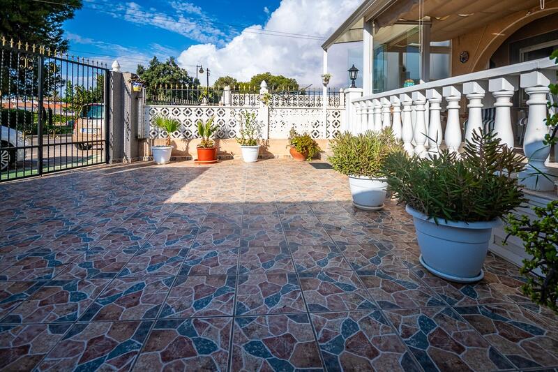 2 chambre Maison Troglodyte à vendre