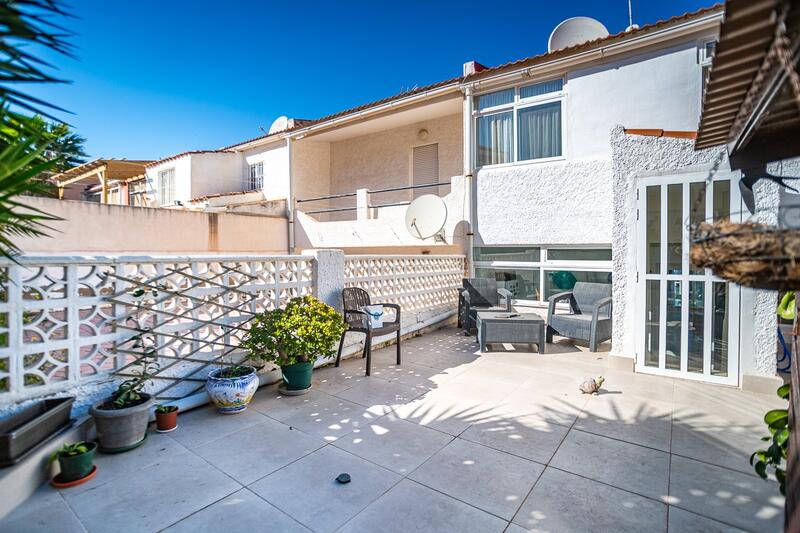 3 bedroom Apartment for sale