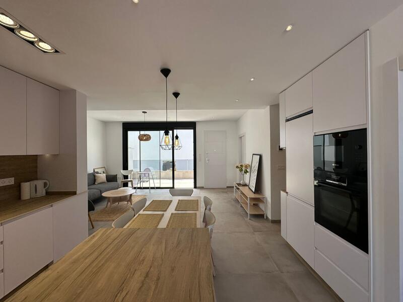 3 bedroom Apartment for sale