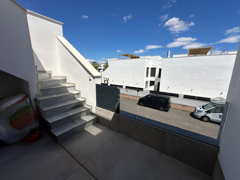 3 bedroom Apartment for sale