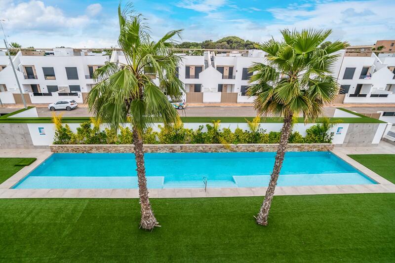 3 bedroom Apartment for sale