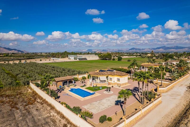 Villa til salg i Catral, Alicante