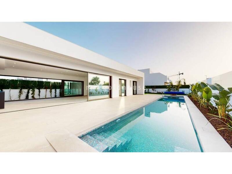 Villa for sale in Los Alcazares, Murcia