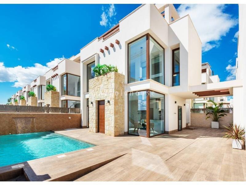 Villa for sale in Los Montesinos, Alicante