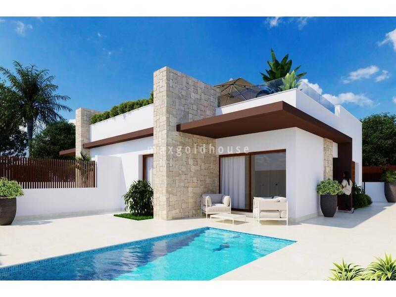 Villa til salgs i Los Montesinos, Alicante