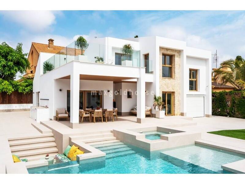 4 bedroom Villa for sale