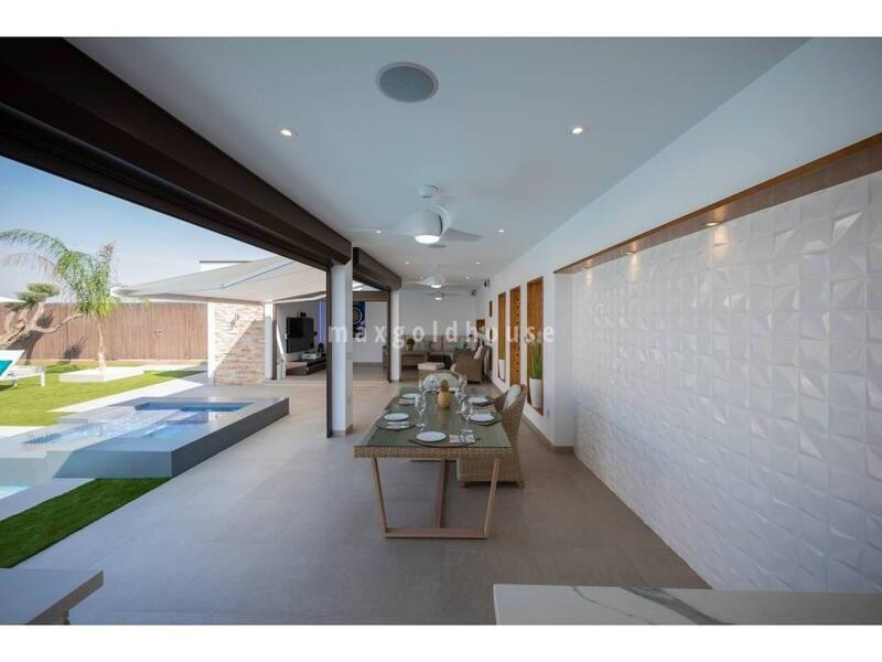 4 Cuarto Villa en venta