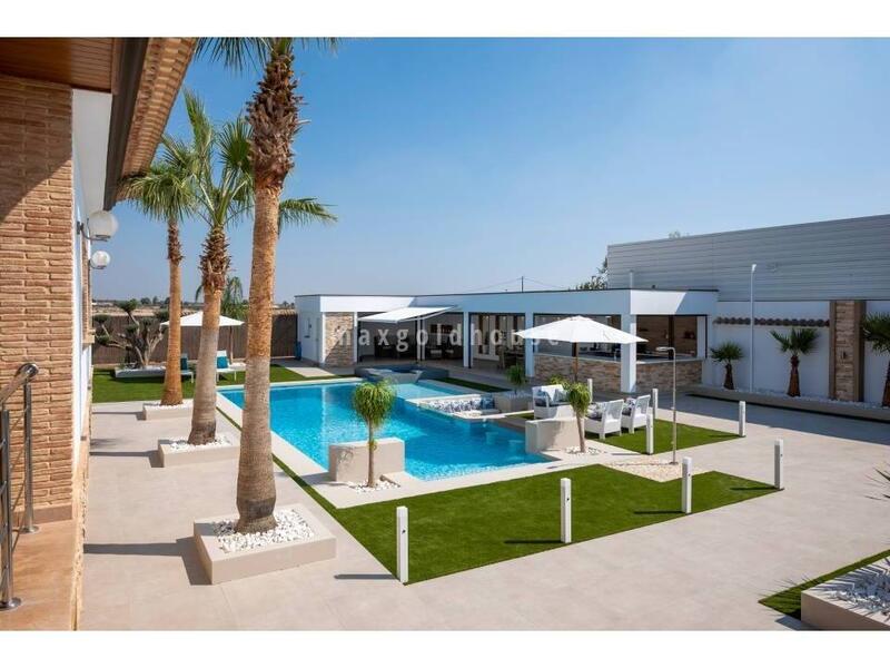 4 Cuarto Villa en venta