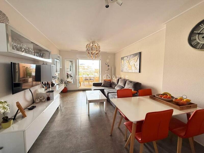 2 bedroom Apartment for sale