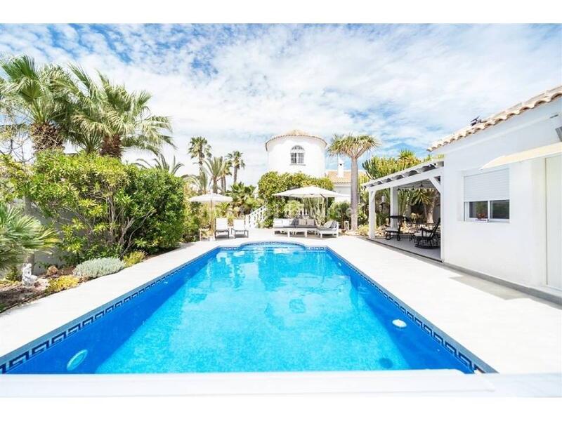 Villa til salgs i Torrevieja, Alicante