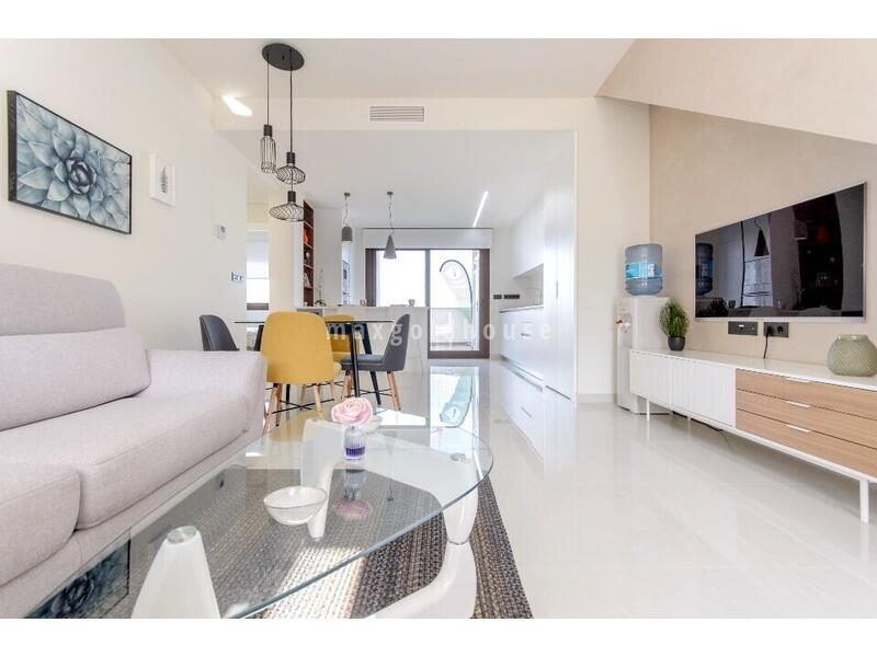 2 slaapkamer Appartement Te koop 2 slaapkamer Appartement Te koop