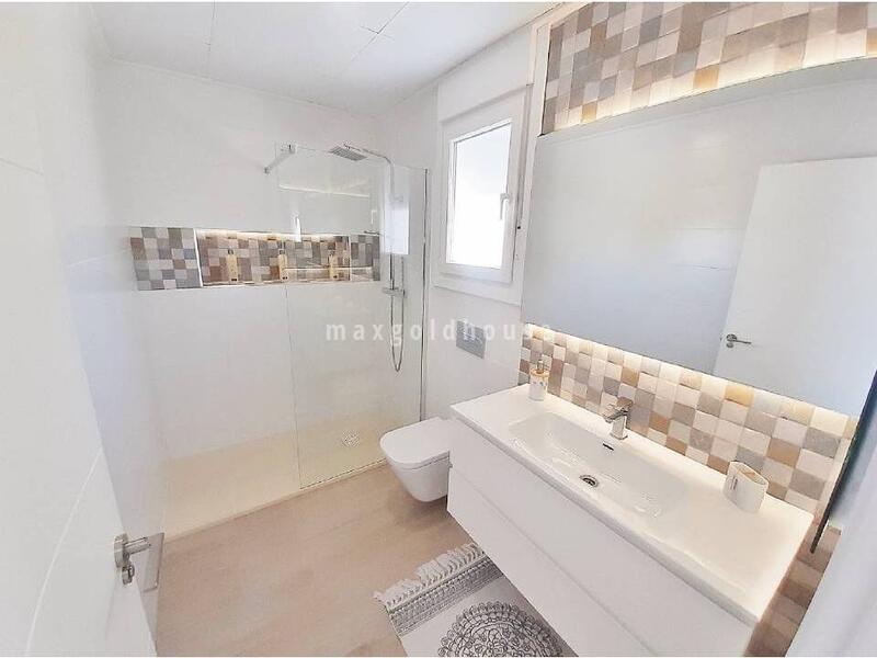 3 slaapkamer Gezinswoning Te koop