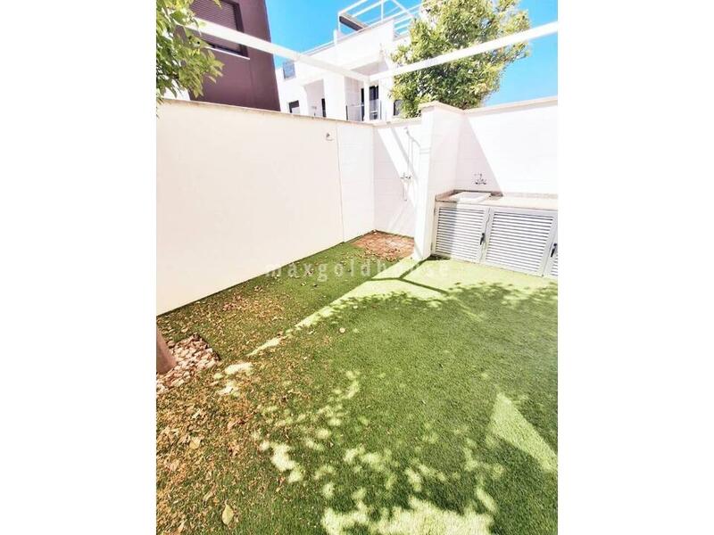 3 bedroom Townhouse for sale
