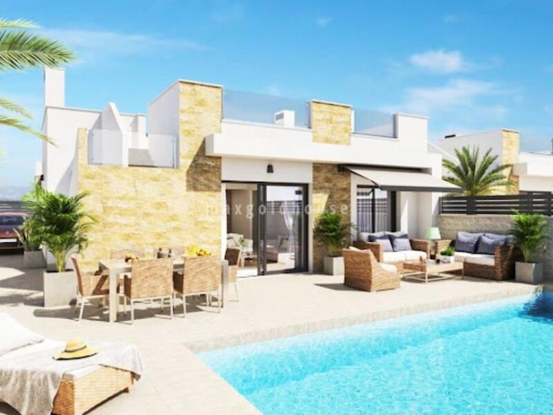 Villa till salu i La Marina, Alicante