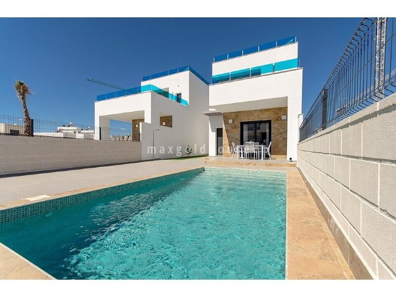 Villa till salu i Los Montesinos, Alicante