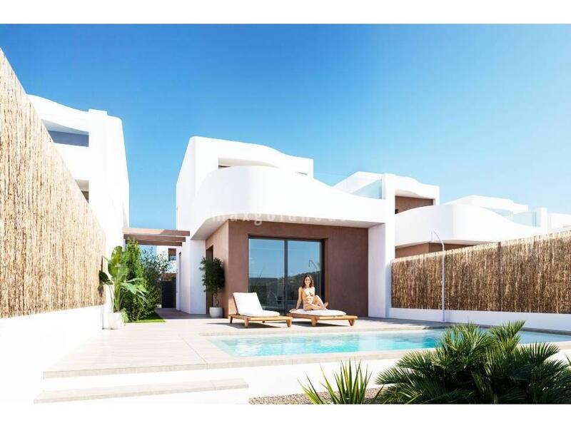 3 soveværelse Villa til salg i Los Montesinos, Alicante