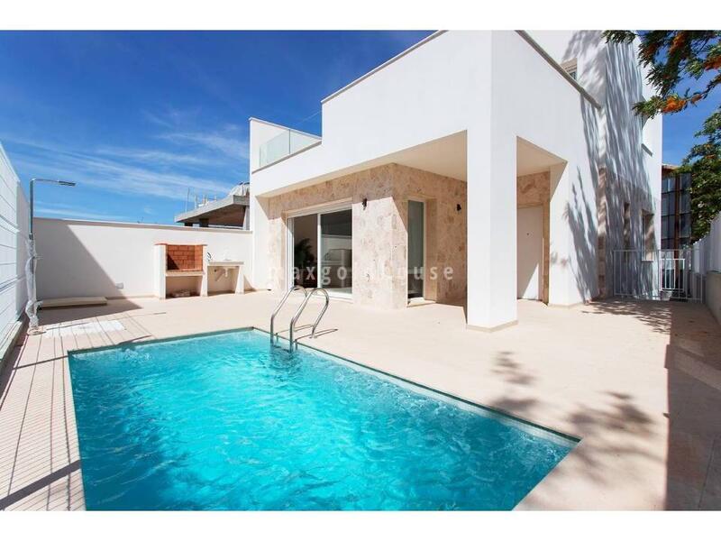 Villa en venta en Hondon de las Nieves, Alicante