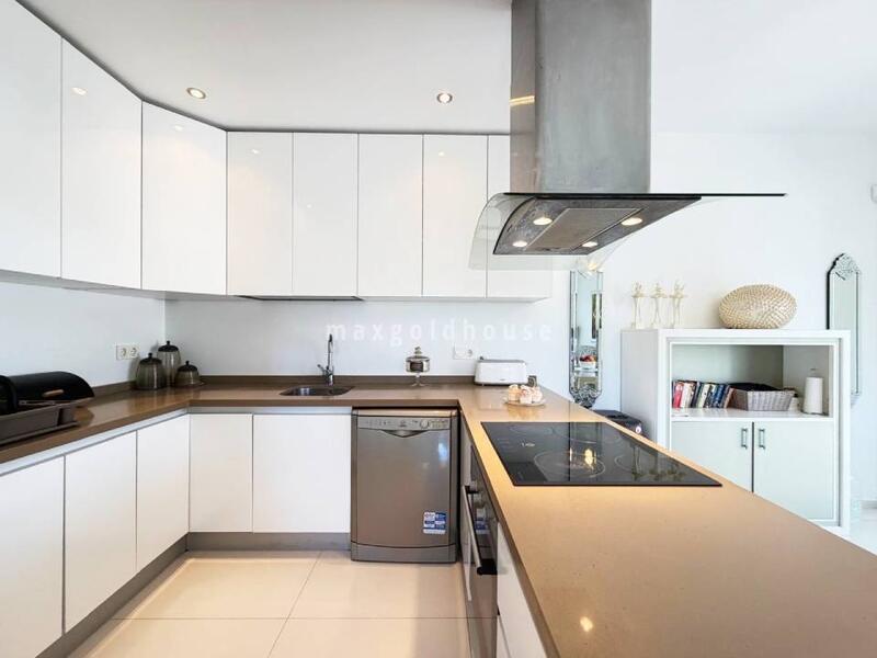 4 Cuarto Villa en venta