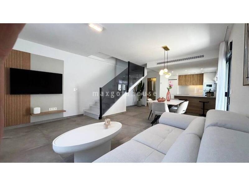 3 bedroom Townhouse for sale