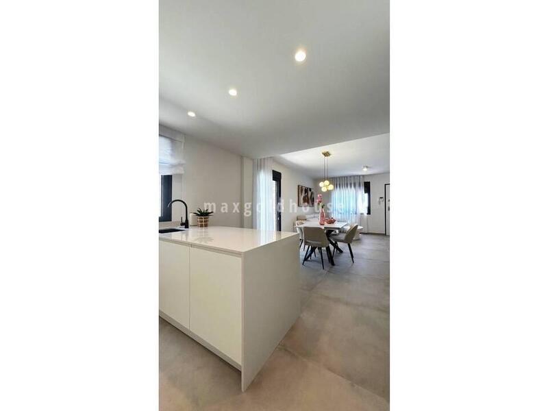 3 bedroom Townhouse for sale