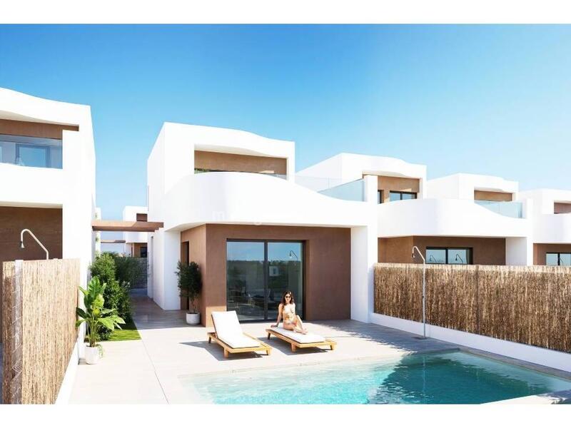 Villa en venta en Los Montesinos, Alicante