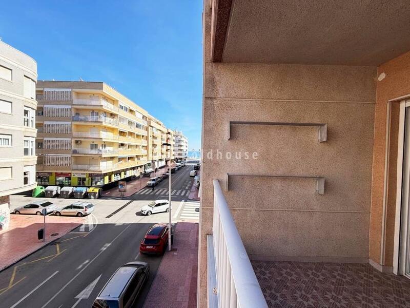 квартира продается в Torrevieja, Alicante