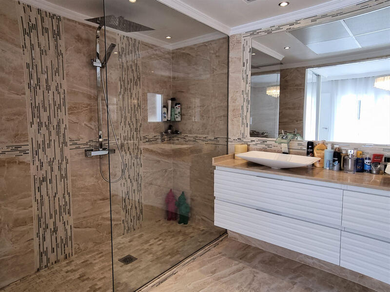 5 soverom Villa til salgs
