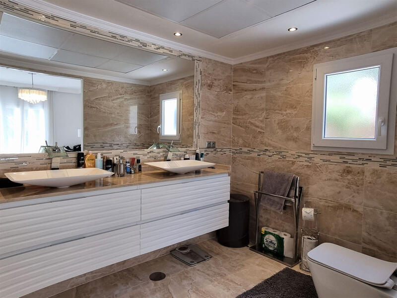 5 soverom Villa til salgs