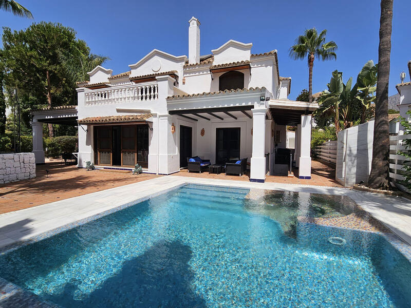 Villa à louer à long terme dans Golden Mile, Málaga